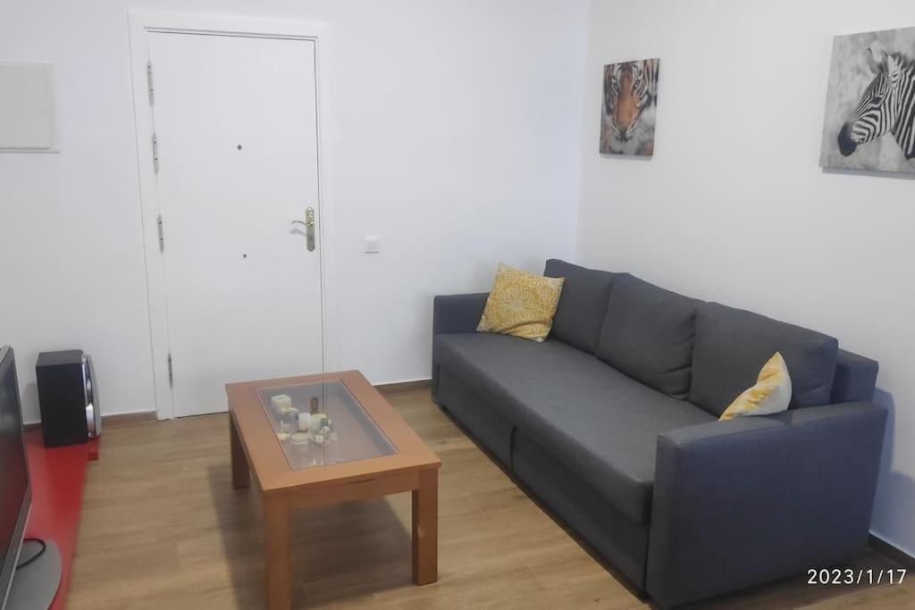 Precioso Apartamento Con Magnifico Patio. Sant Feliu de Llobregat Exterior foto